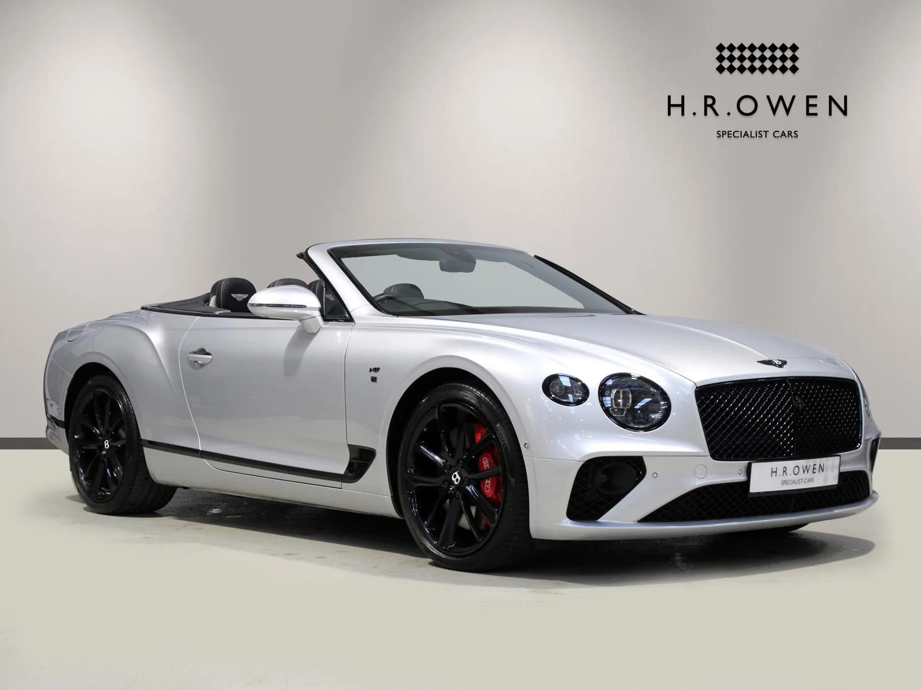2022 Bentley Continental GTC V8 proposée par un groupe de concessions agréées à Cheltenham, Royaume-Uni, photo principale