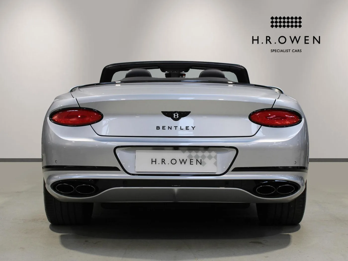 2022 Bentley Continental GTC V8 proposée par un groupe de concessions agréées à Cheltenham, Royaume-Uni, photo 12 sur 25