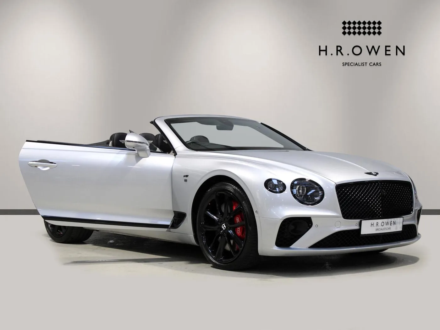 2022 Bentley Continental GTC V8 proposée par un groupe de concessions agréées à Cheltenham, Royaume-Uni, photo 15 sur 25