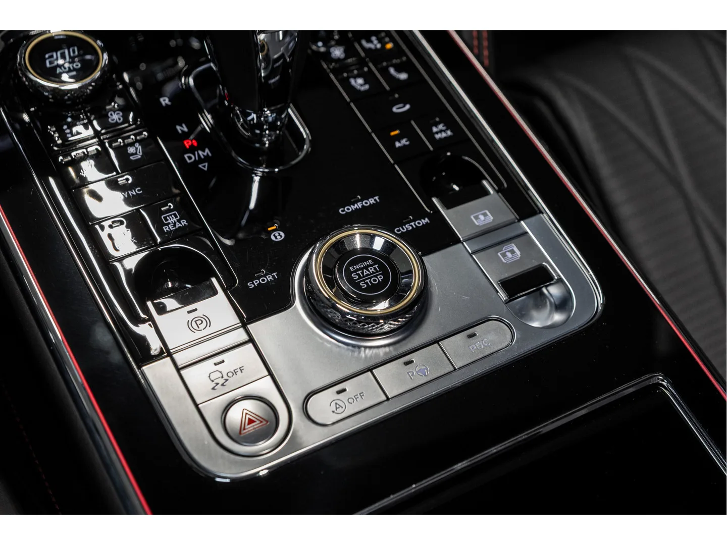 2022 Bentley Flying Spur Azure V8, 29/30