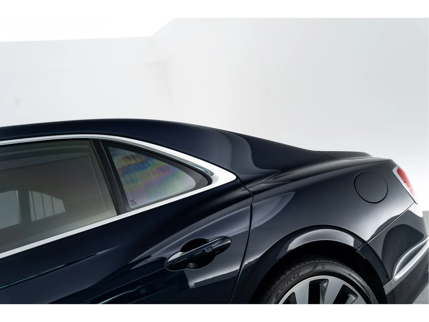2022 Bentley Flying Spur Hybrid angeboten von einem offiziellen Bentley-Vertragshändler in Rotterdam, Niederlande, Foto 13 von 15