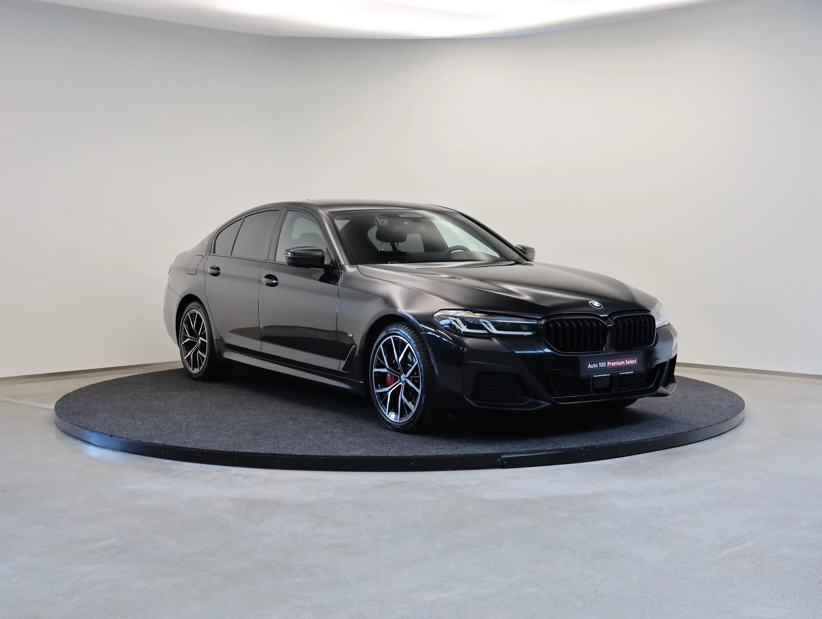 2022 BMW 530d xDrive, M Sport, 2/23