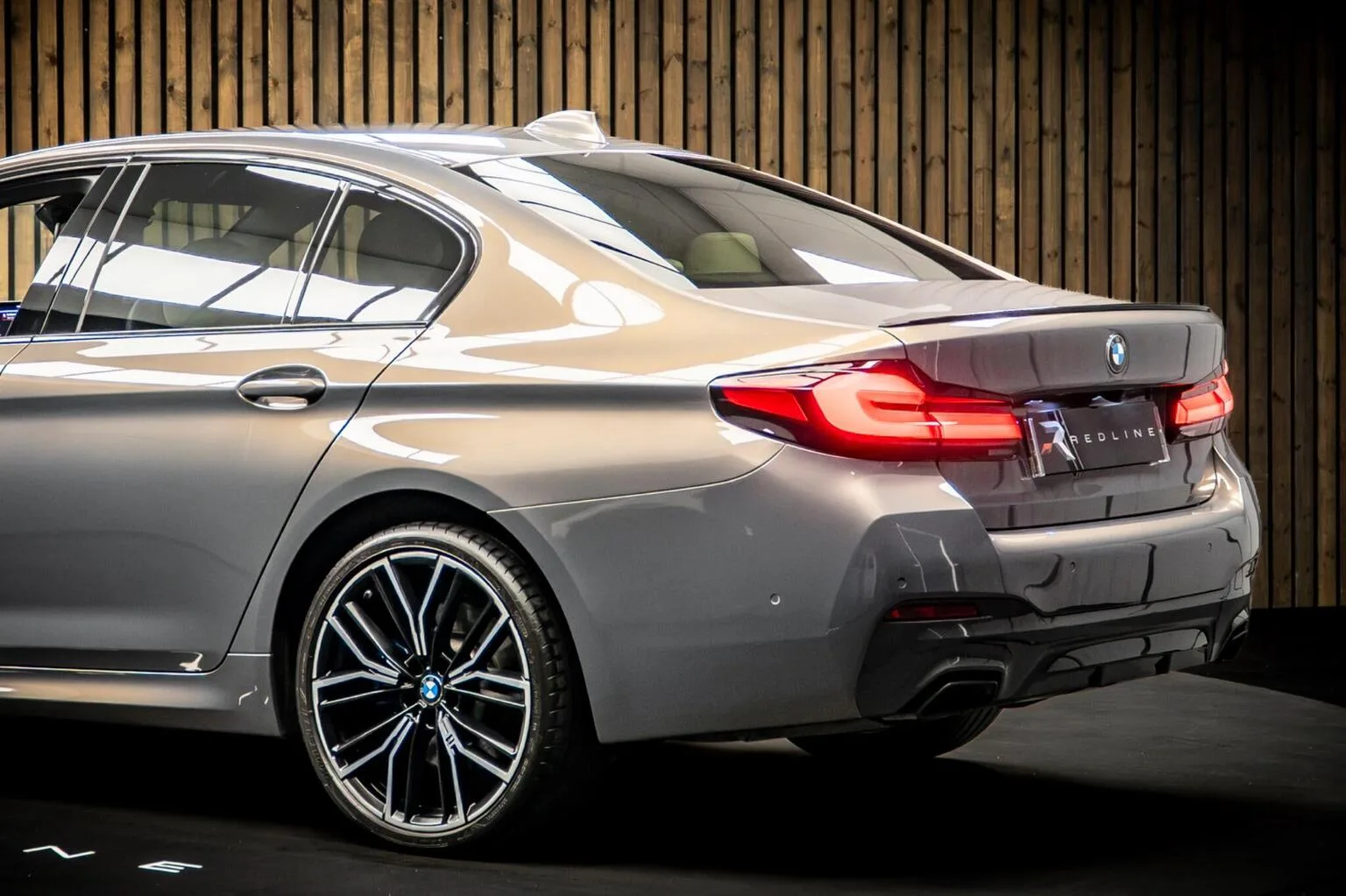 2022 BMW 530d xDrive M Sport, 16/30
