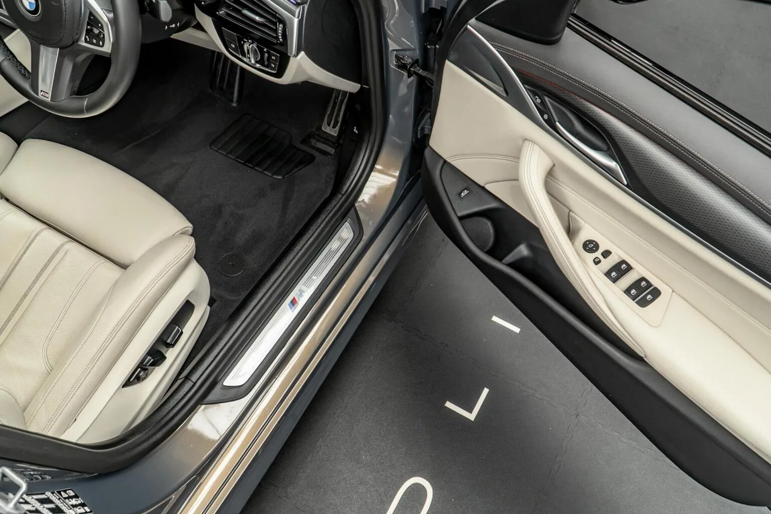 2022 BMW 530d xDrive M Sport, 27/30