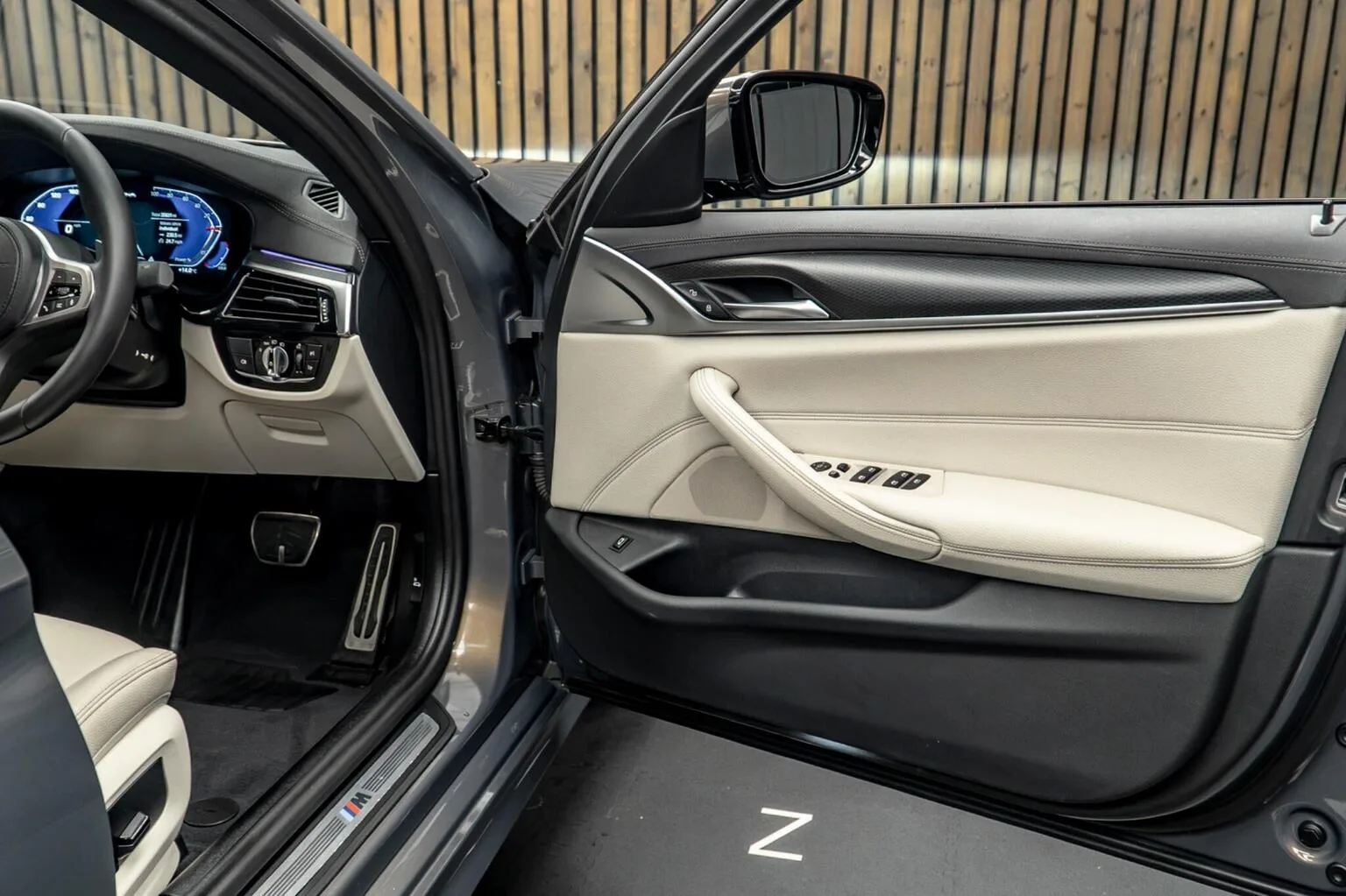 2022 BMW 530d xDrive M Sport, 29/30