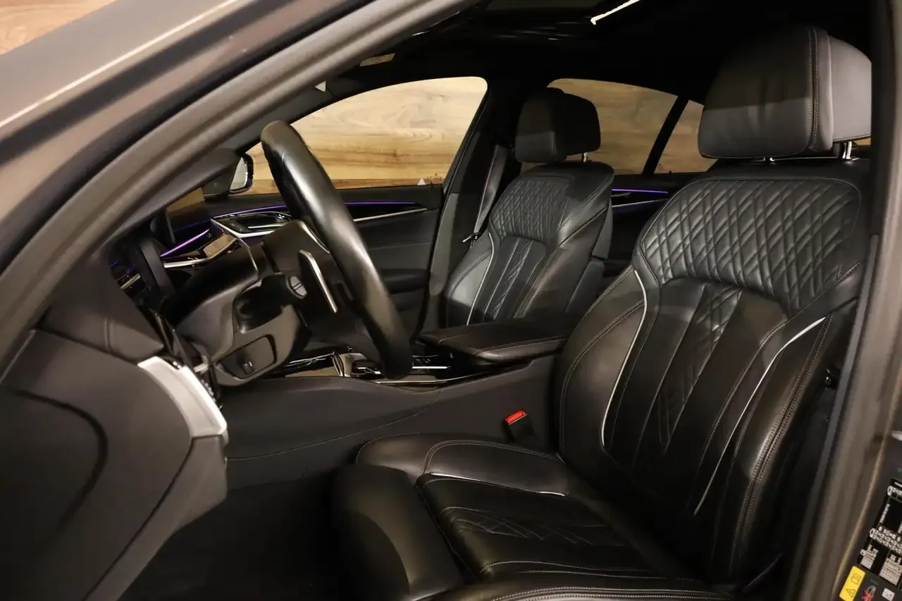 2022 BMW 530e M Sport, 6/30