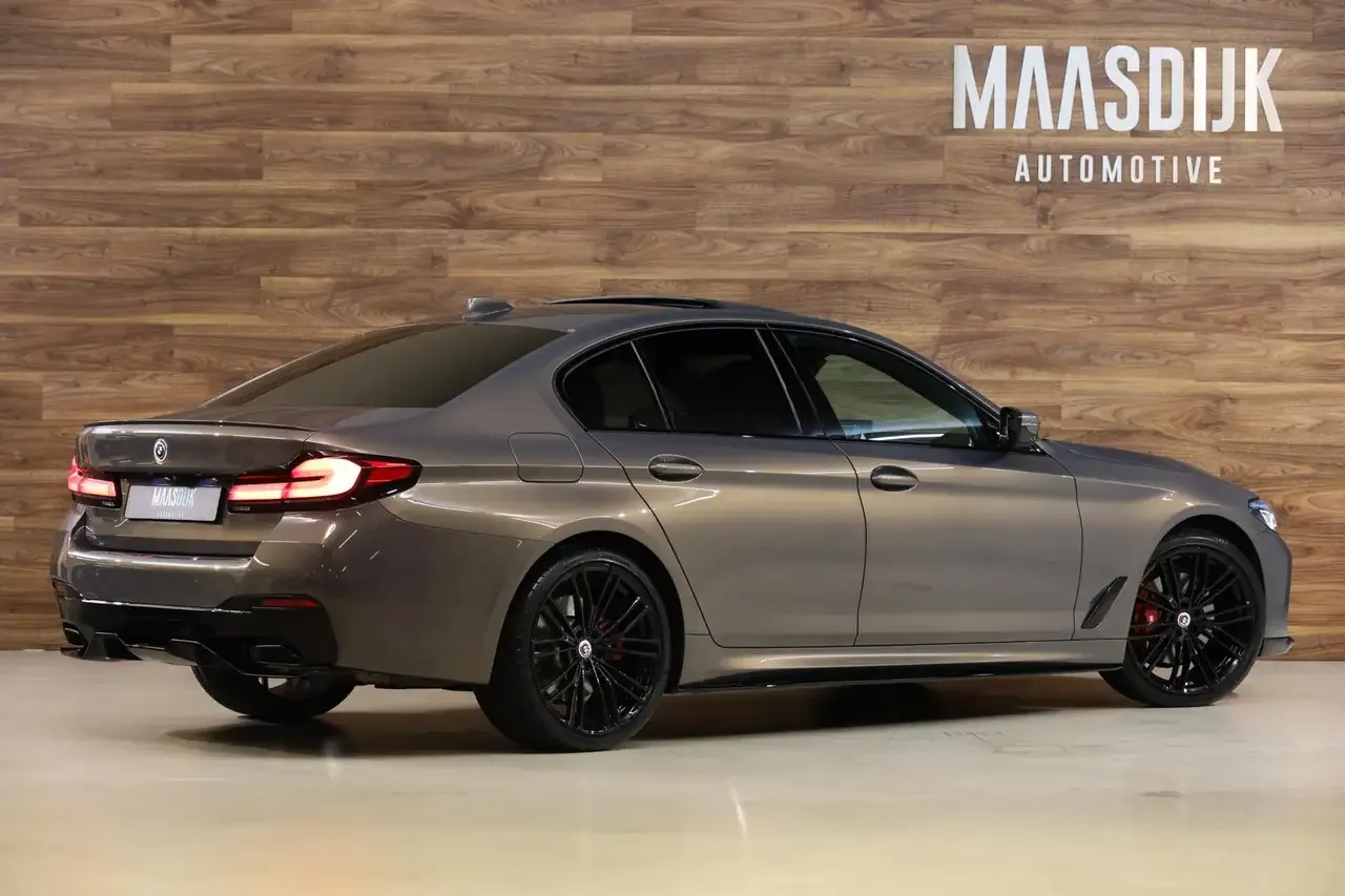 2022 BMW 530e M Sport, 7/30