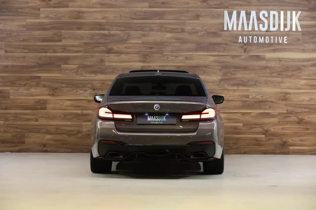 2022 BMW 530e M Sport, 8/30