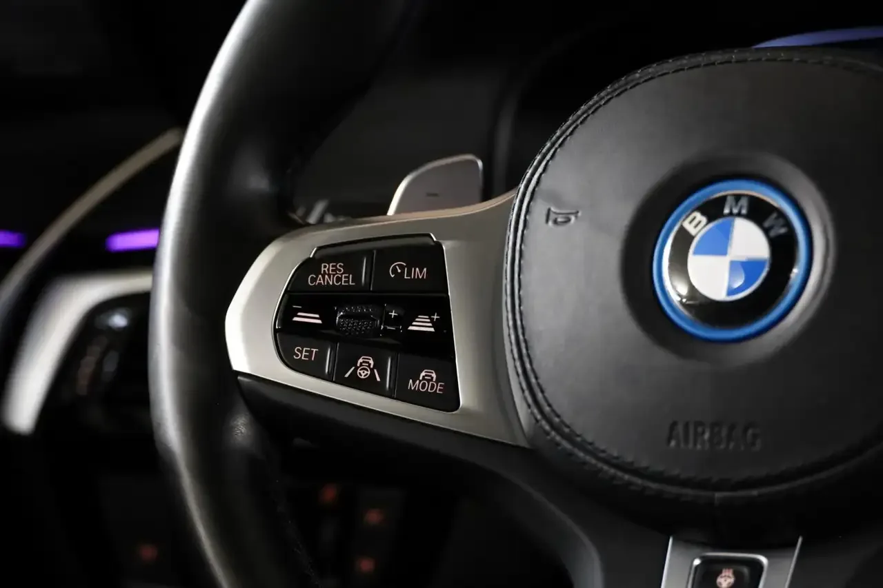 2022 BMW 530e M Sport, 17/30