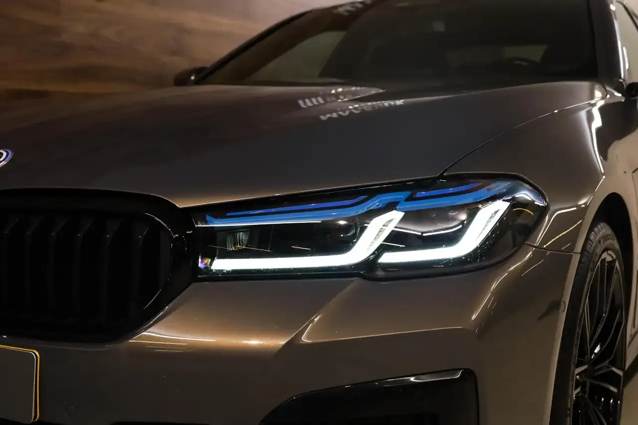 2022 BMW 530e M Sport, 19/30