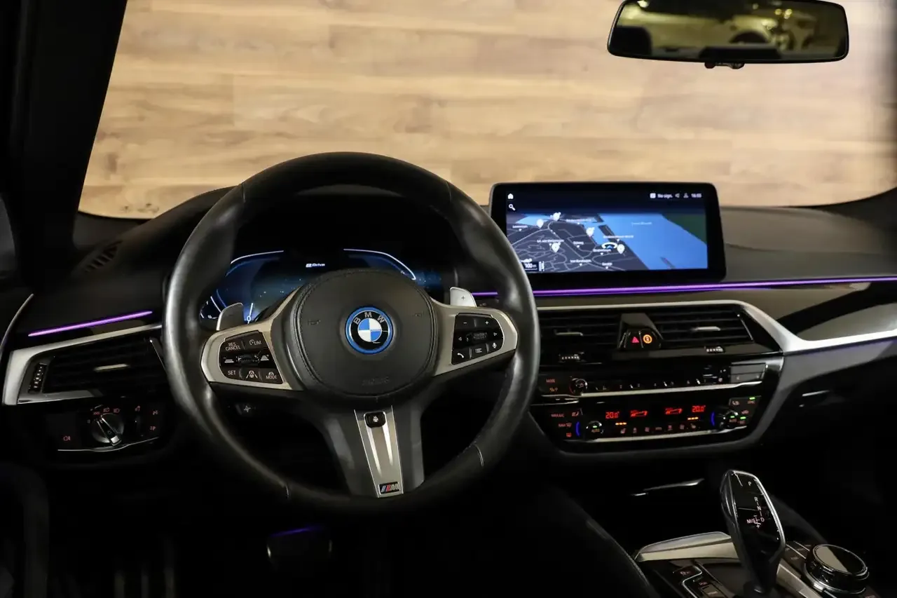 2022 BMW 530e M Sport, 24/30