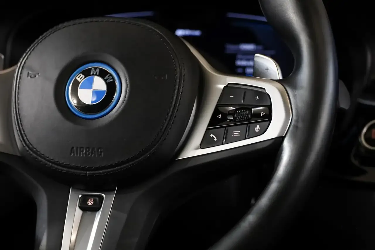 2022 BMW 530e M Sport, 28/30