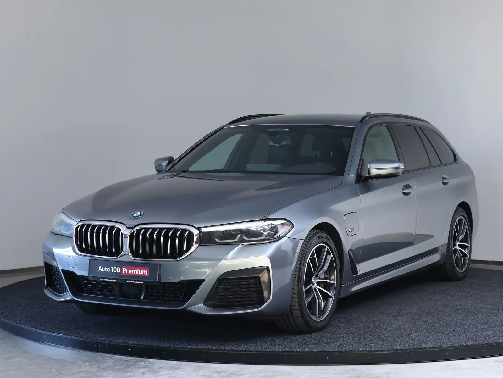 2022 BMW 530e xDrive Touring, M Sport angeboten von einem Fachhändler in Tallinn, Estland, Hauptfoto
