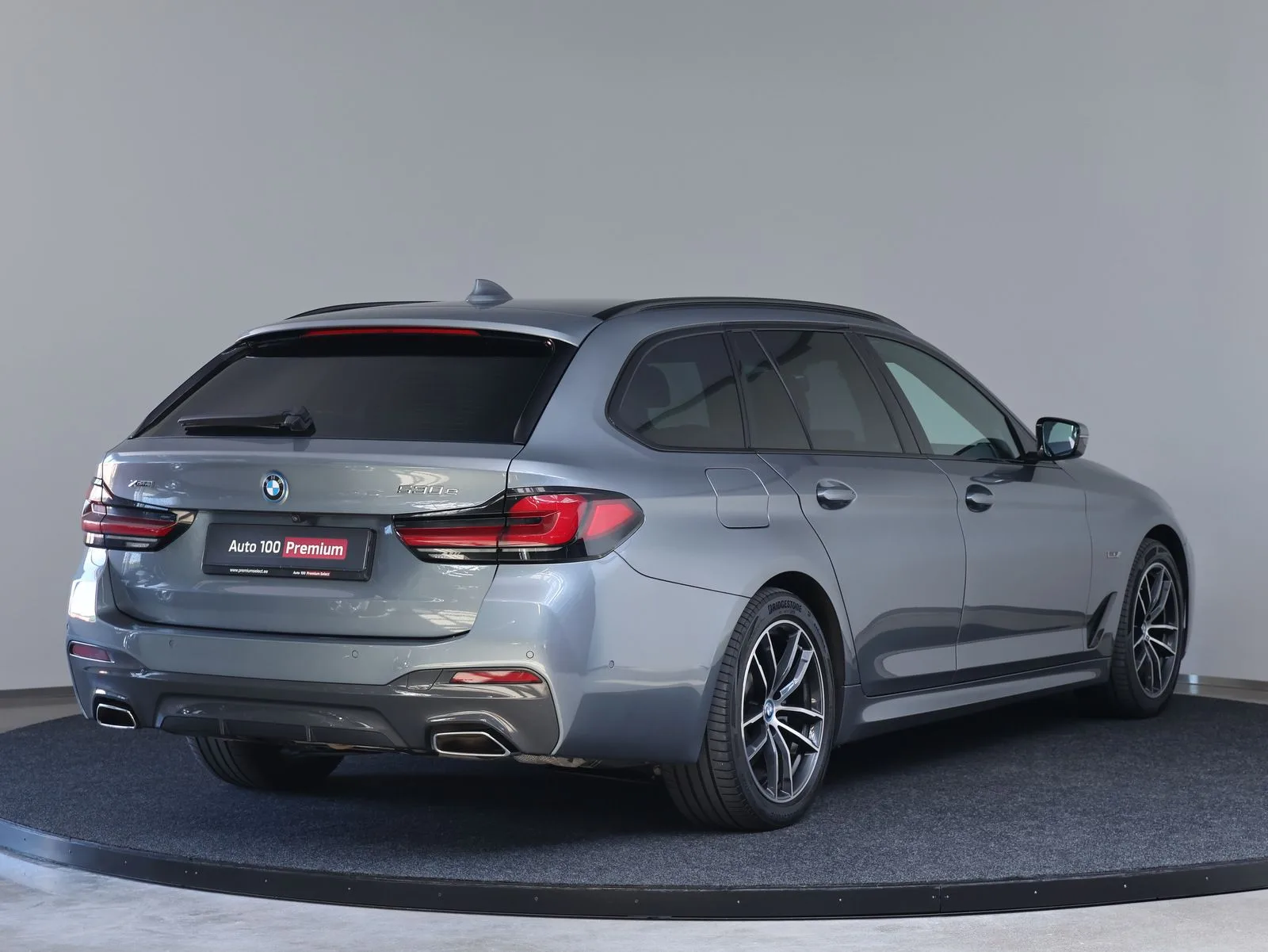 2022 BMW 530e xDrive Touring, M Sport, 3/28