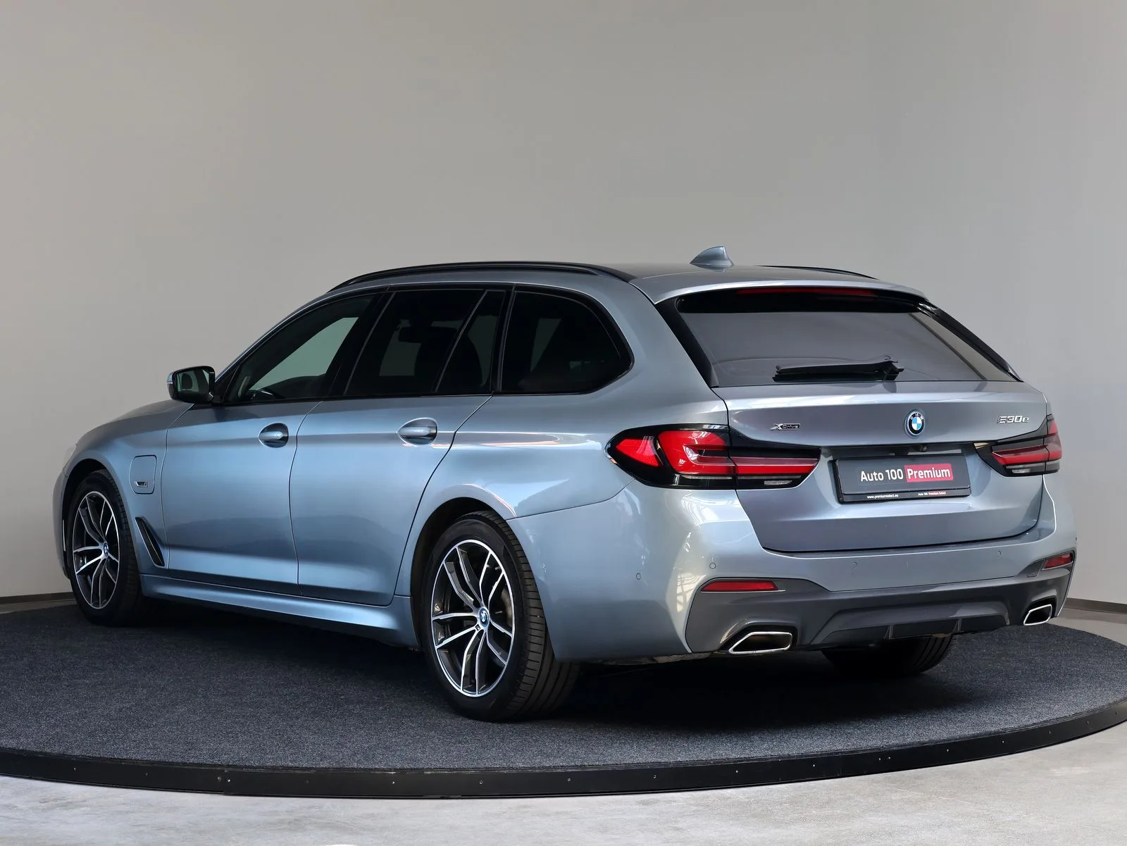 2022 BMW 530e xDrive Touring, M Sport, 4/28