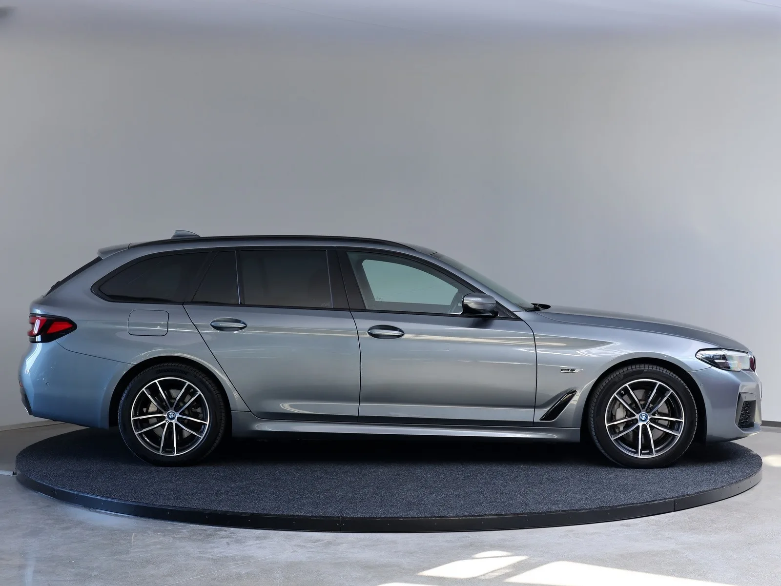 2022 BMW 530e xDrive Touring, M Sport, 6/28