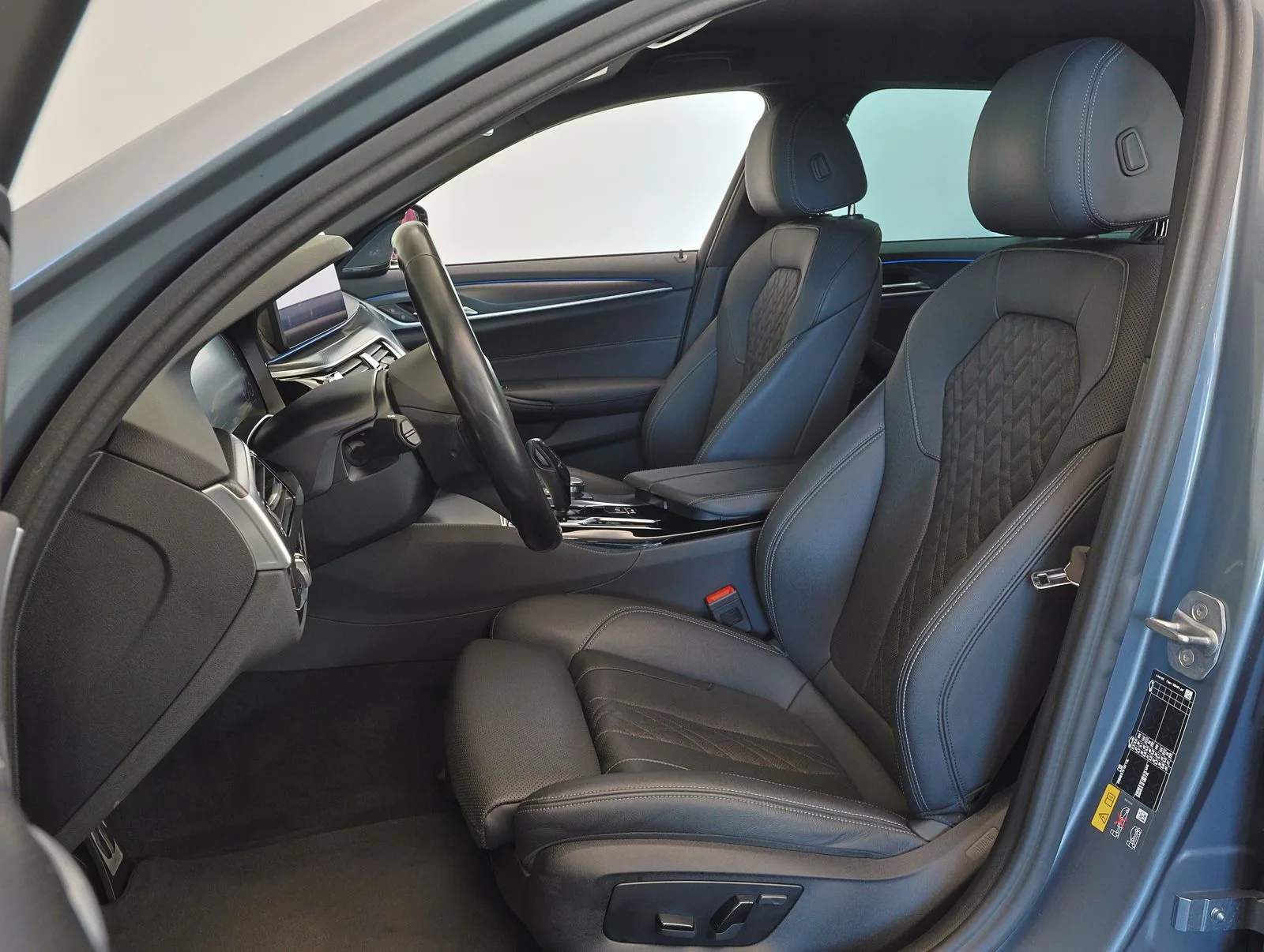 2022 BMW 530e xDrive Touring, M Sport, 9/28