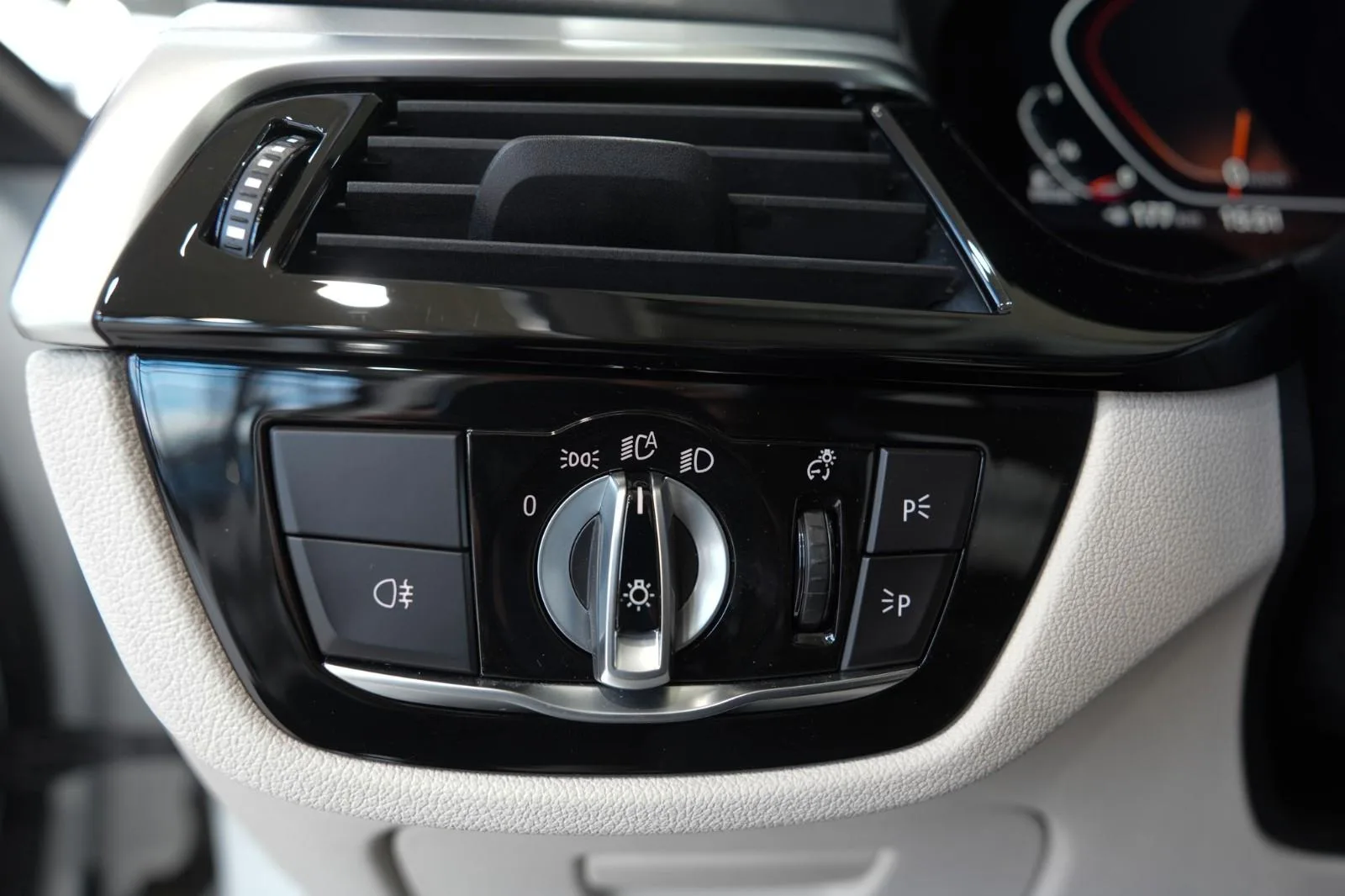 2022 BMW 540d xDrive, 19/21