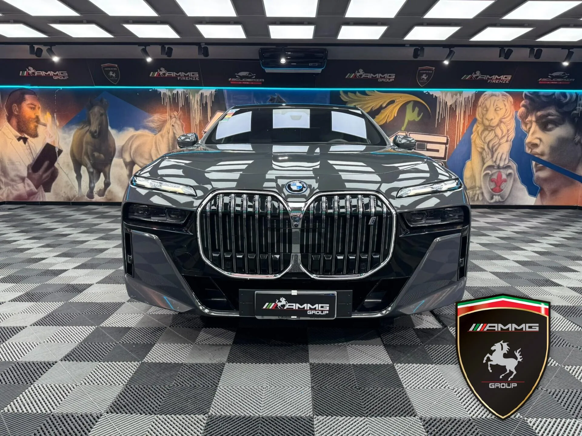 2022 BMW i7 xDrive60 M Sport, 2/15