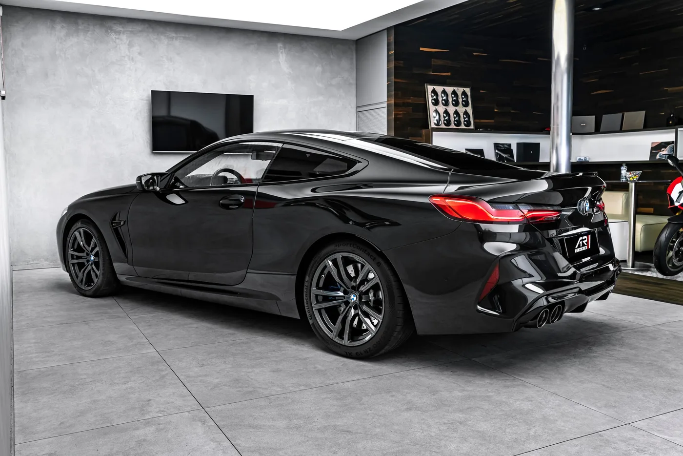 2022 BMW M8 Competition Coupé angeboten von einem Fachhändler in Ostrava, Tschechien, Foto 8 von 15