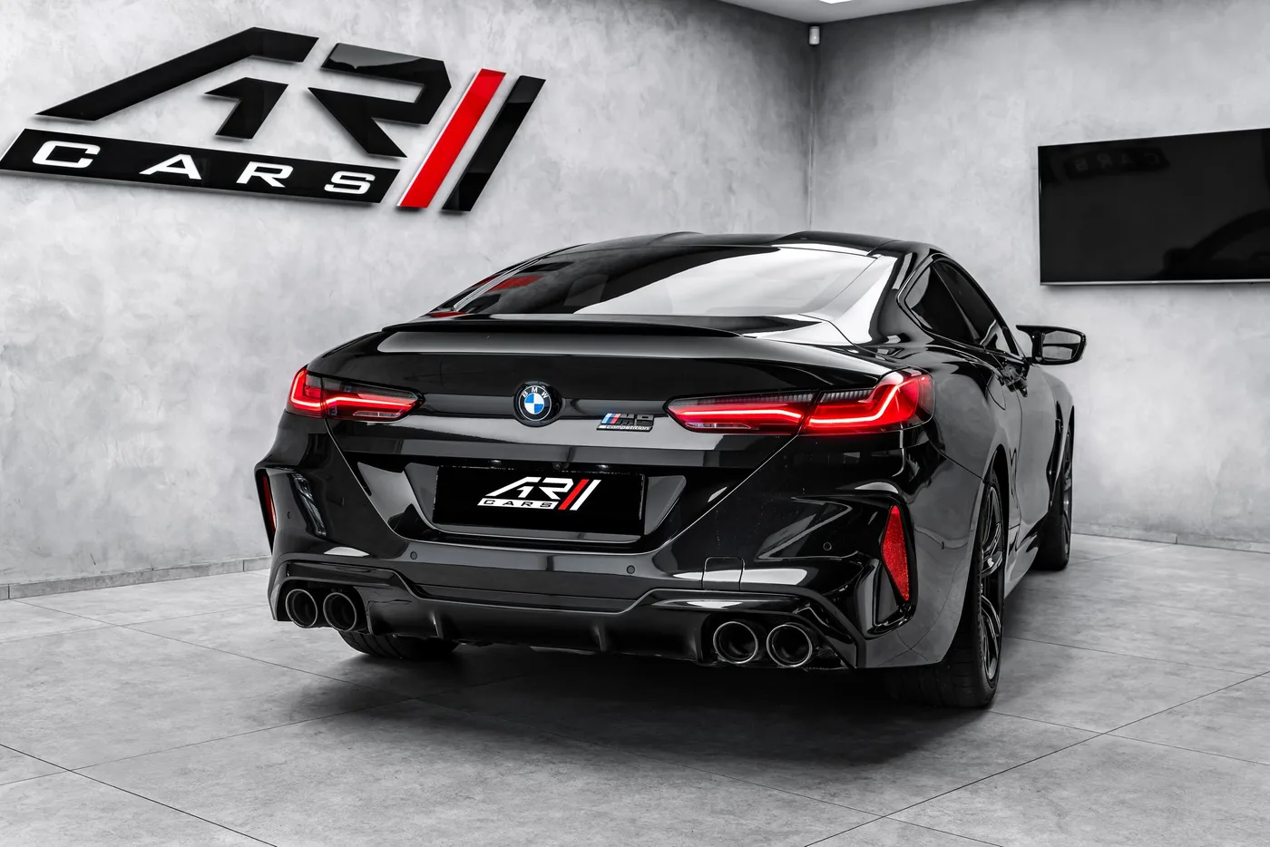 2022 BMW M8 Competition Coupé angeboten von einem Fachhändler in Ostrava, Tschechien, Foto 9 von 15
