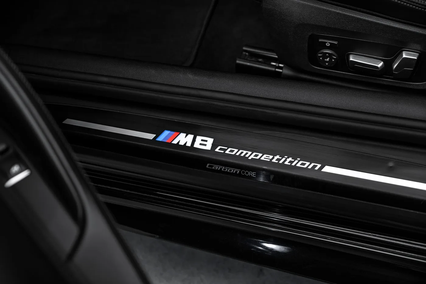 2022 BMW M8 Competition Coupé angeboten von einem Fachhändler in Ostrava, Tschechien, Foto 13 von 15