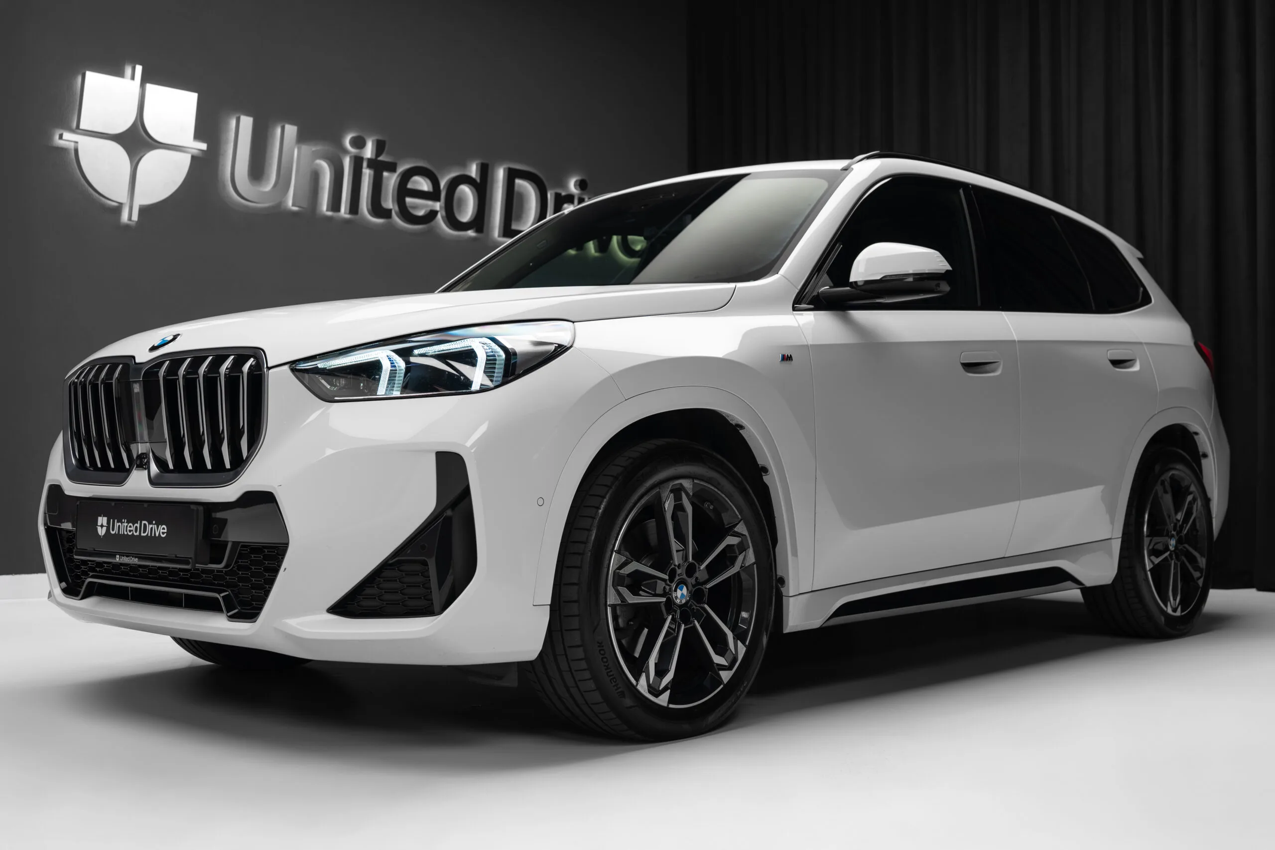 2022 BMW X1 xDrive23i M Sport angeboten von einem Fachhändler in Voluntari, Rumänien, Hauptfoto