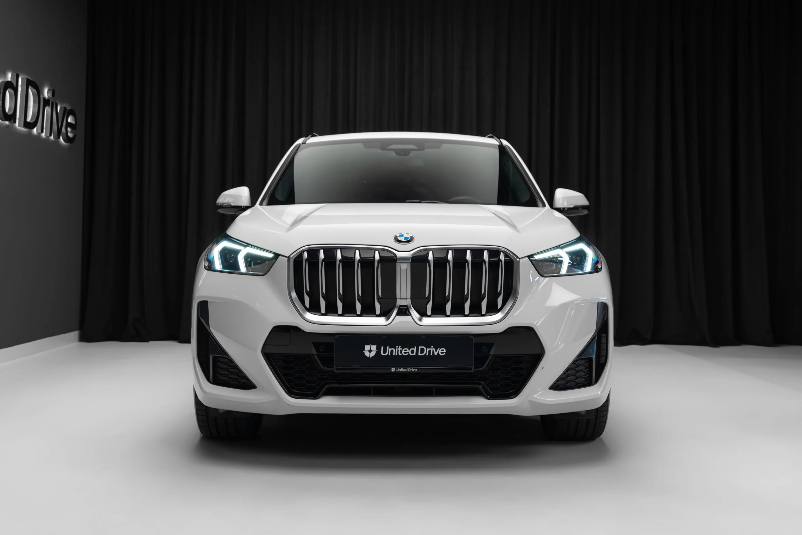 2022 BMW X1 xDrive23i M Sport, 2/30