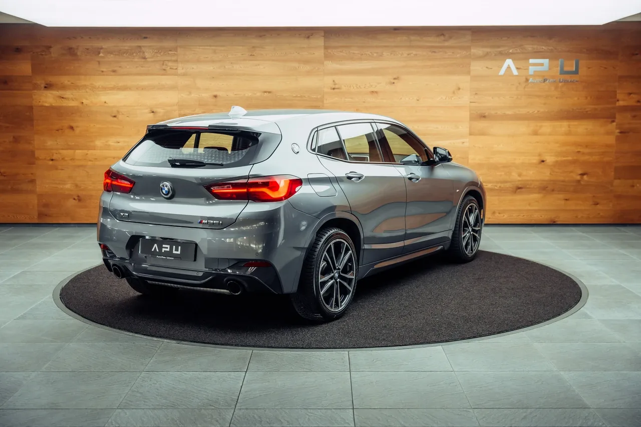 2022 BMW X2 M35i proposée par un concessionnaire spécialisé à Uznach, Suisse, photo principale