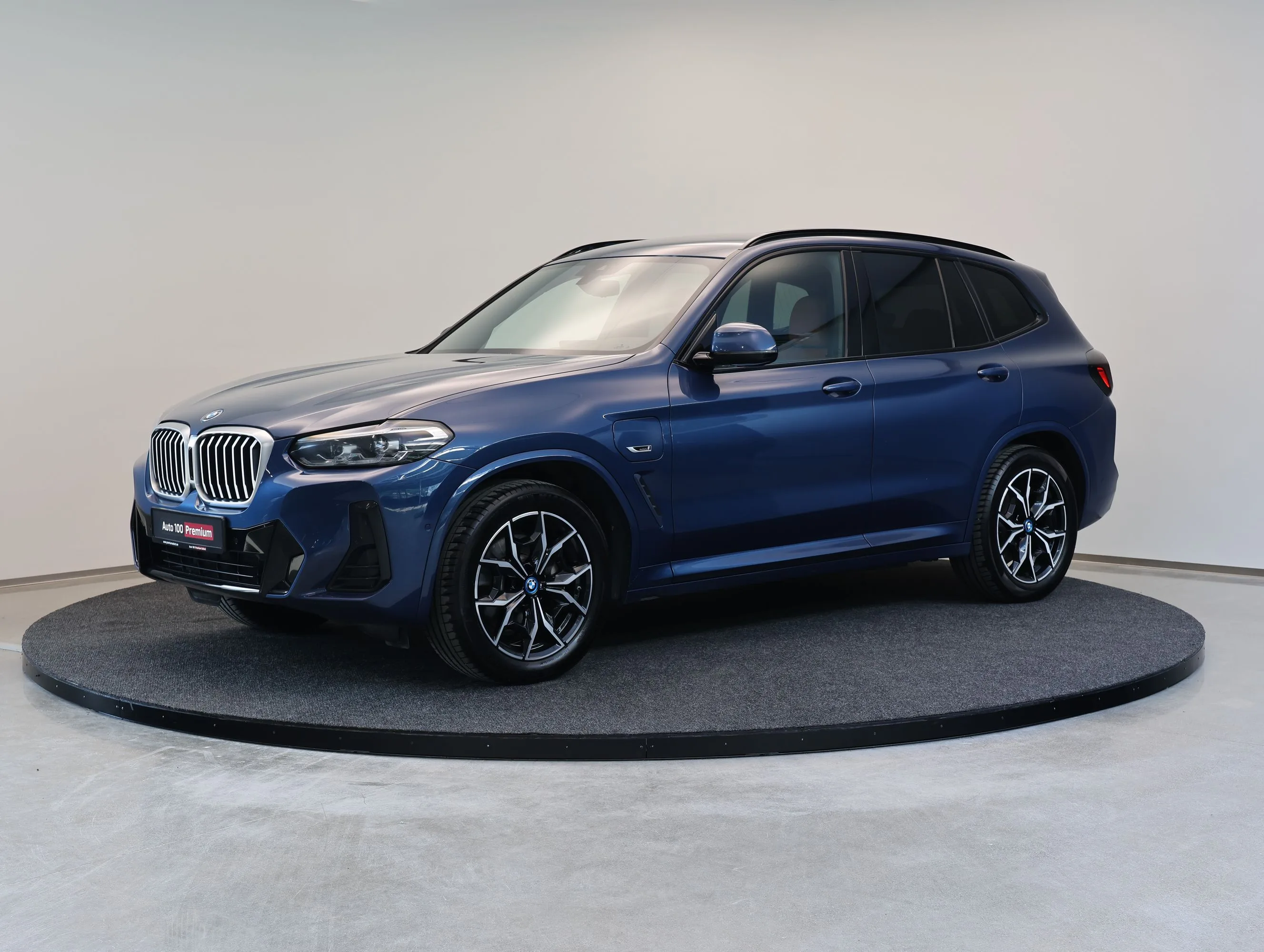 2022 BMW X3 xDrive30e M Sport angeboten von einem Fachhändler in Tallinn, Estland, Hauptfoto