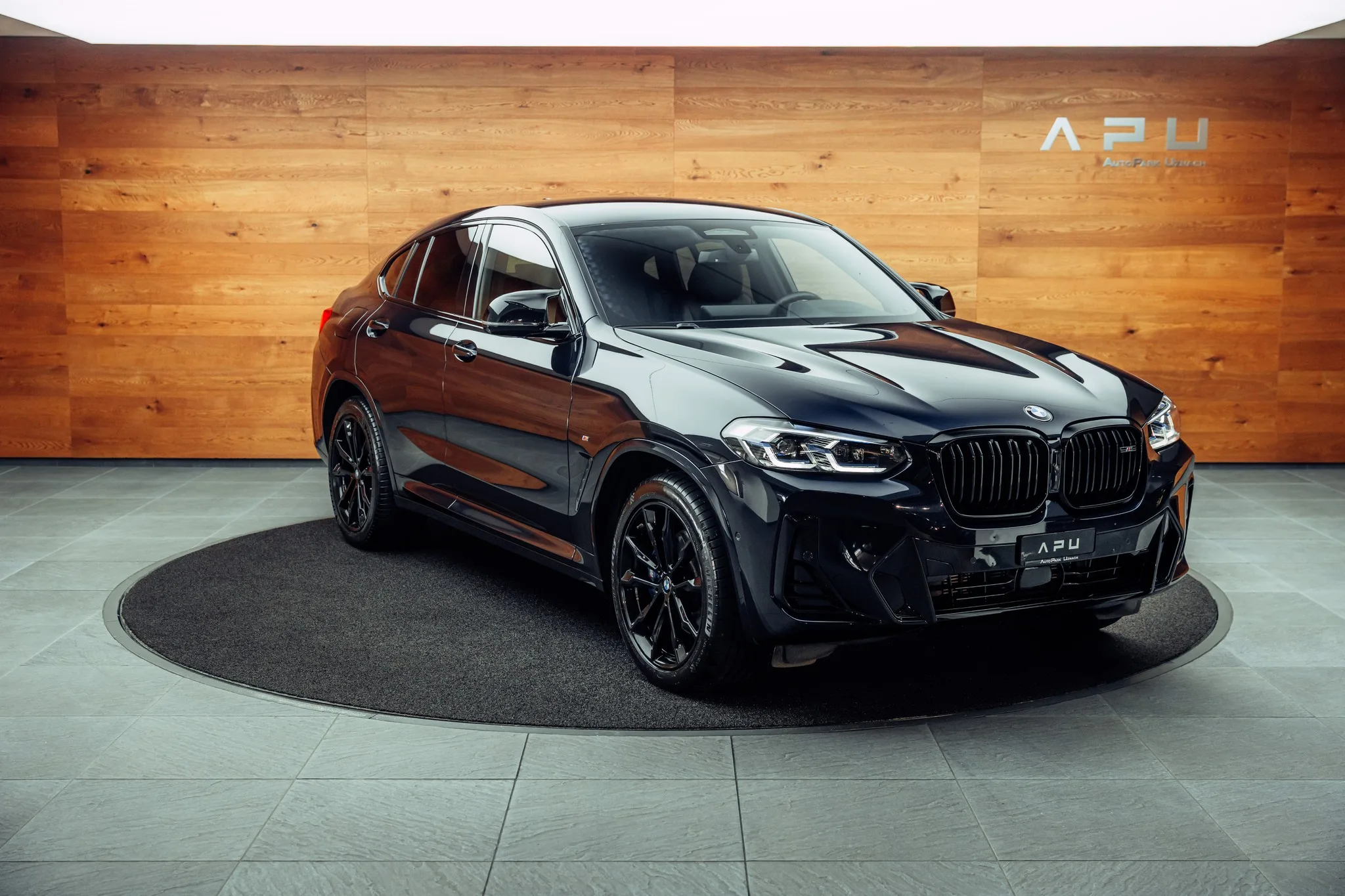 2022 BMW X4 M40i angeboten von einem Fachhändler in Uznach, Schweiz, Hauptfoto