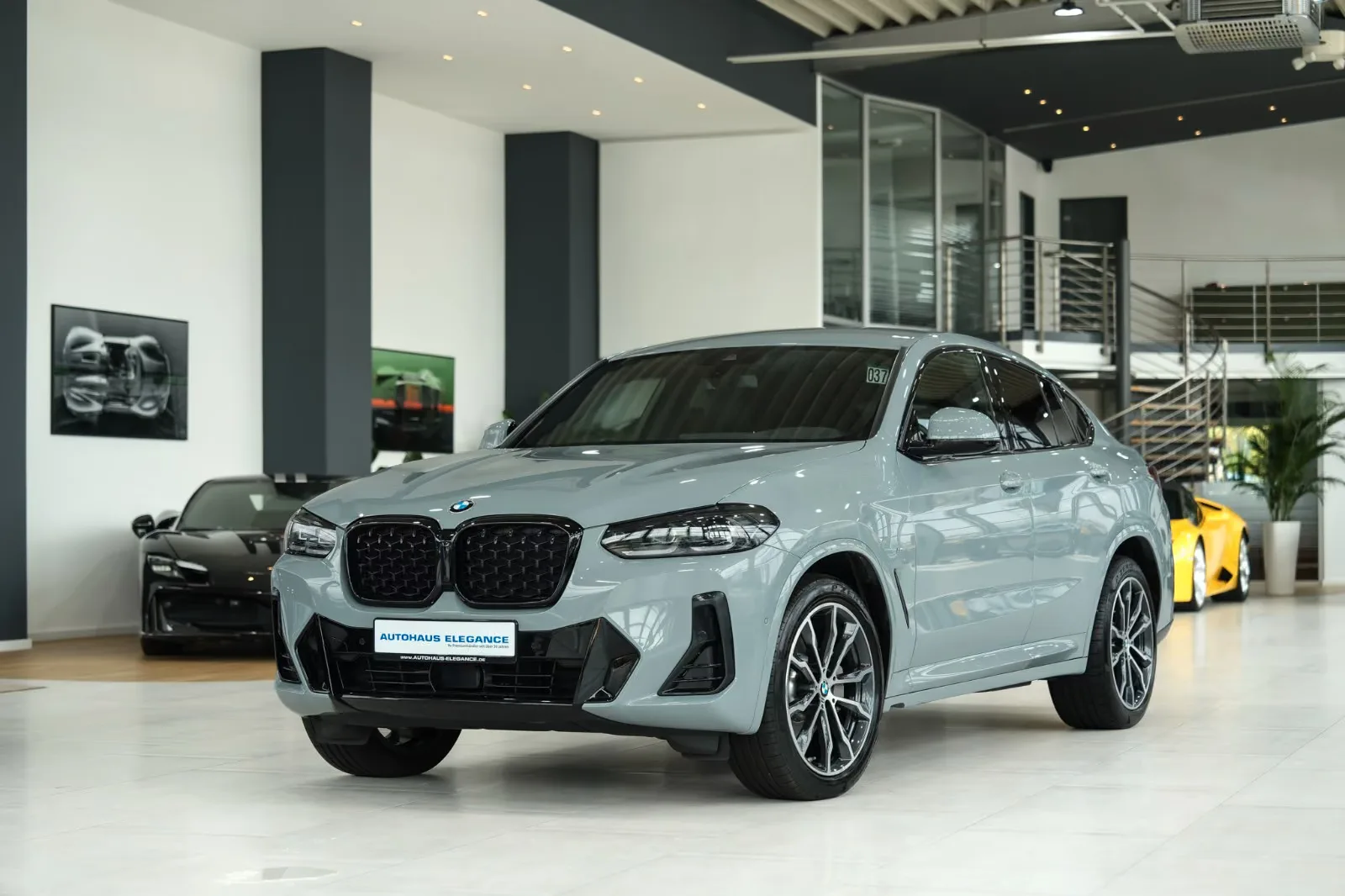 2022 BMW X4 xDrive30i angeboten von einem Fachhändler in Köln, Deutschland, Hauptfoto