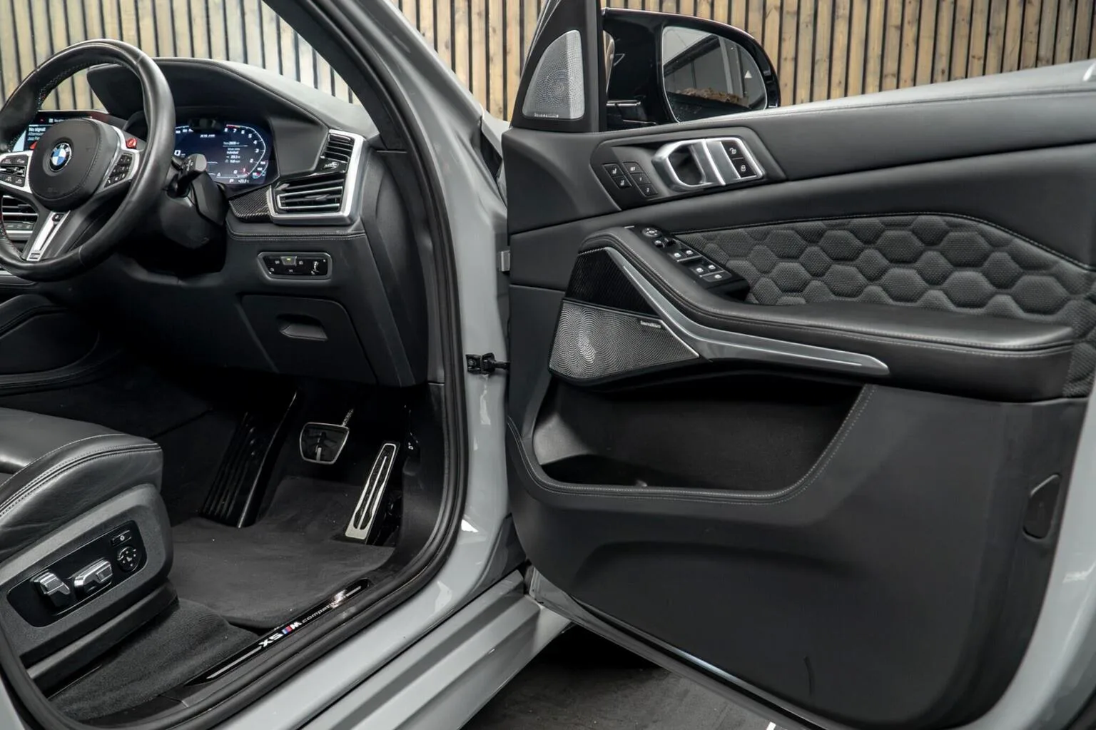 2022 BMW X5 M Competition, 28/30
