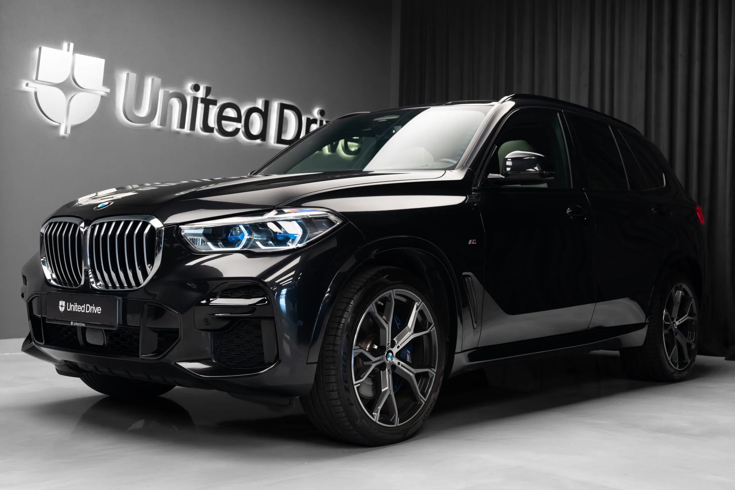 2022 BMW X5 xDrive30d M Sport angeboten von einem Fachhändler in Voluntari, Rumänien, Hauptfoto