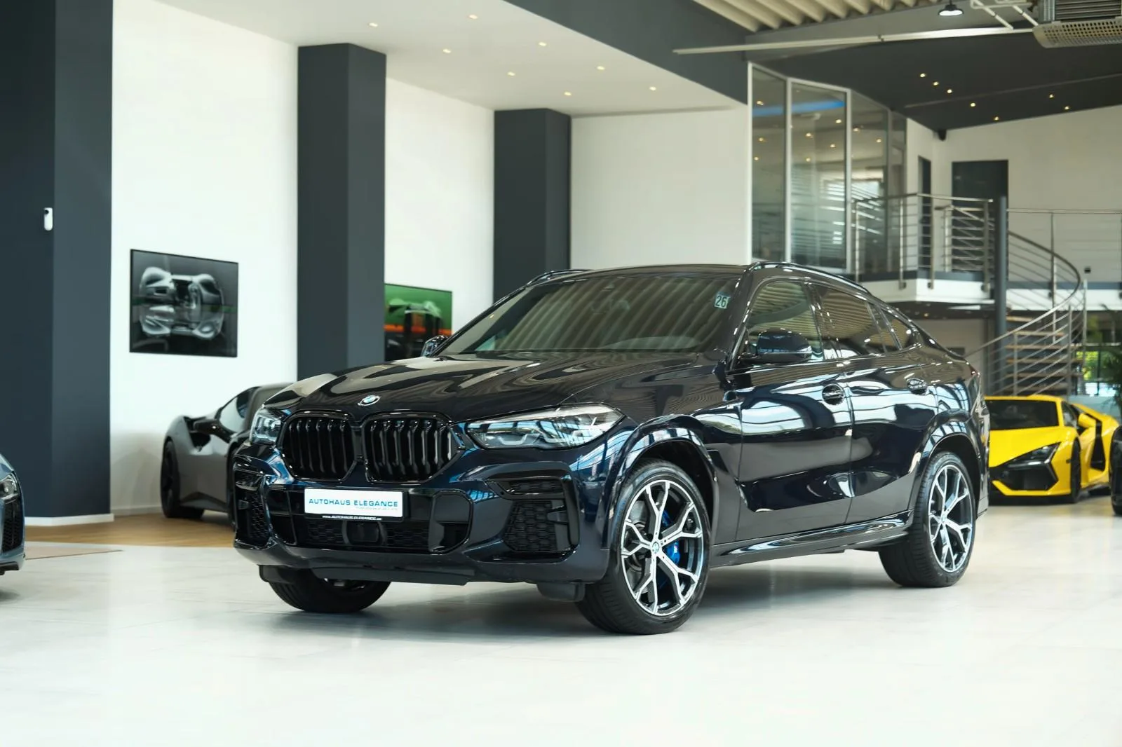 2022 BMW X6 M50i angeboten von einem Fachhändler in Köln, Deutschland, Hauptfoto