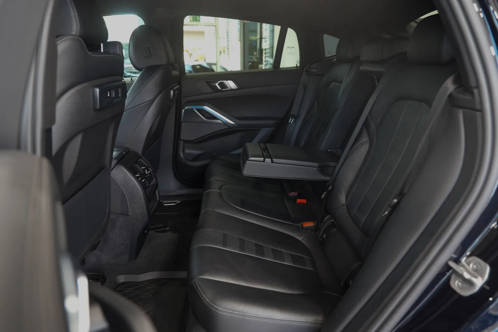 2022 BMW X6 M50i, 12/23