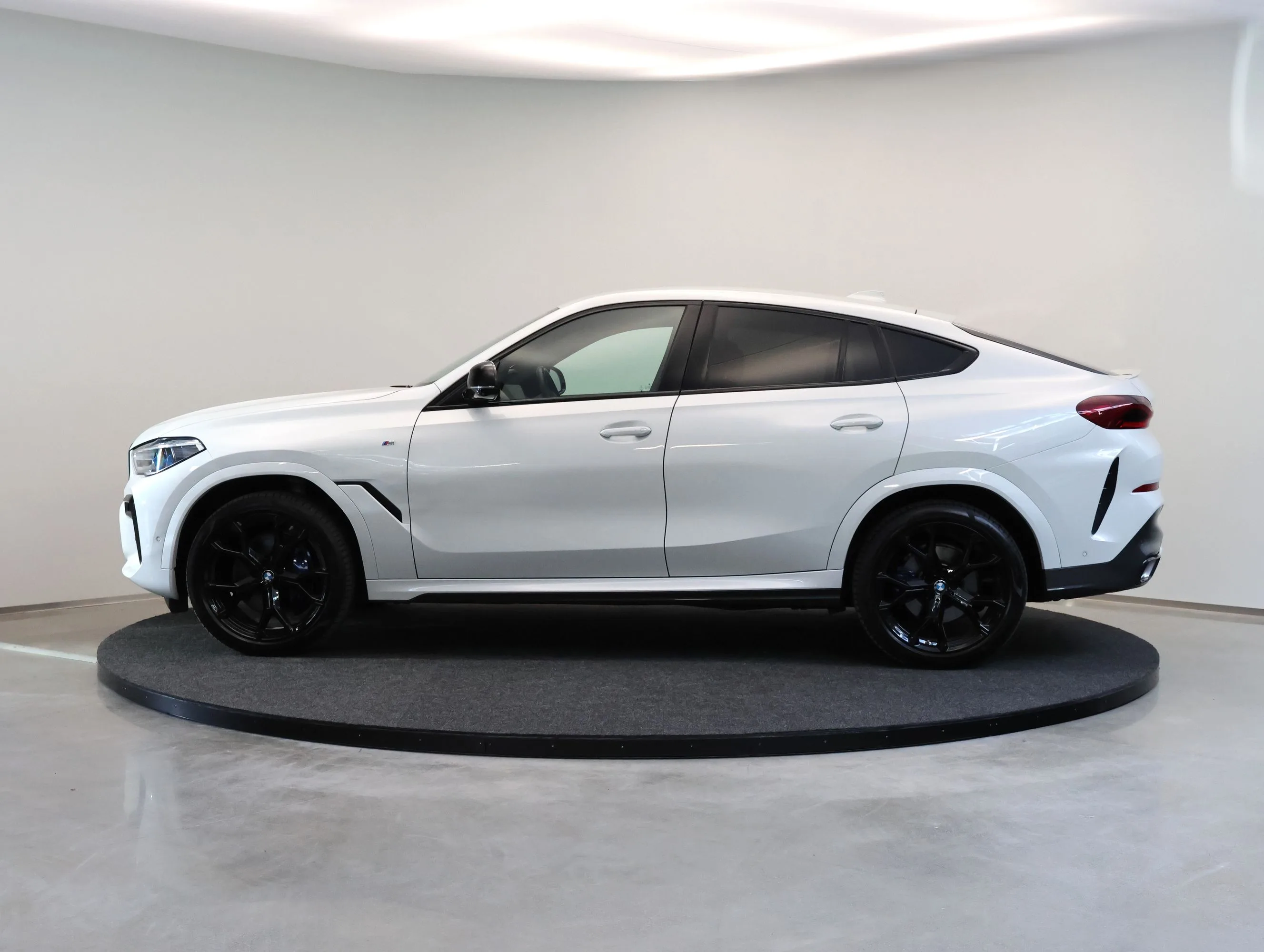 2022 BMW X6 xDrive40i M Sport, 5/23