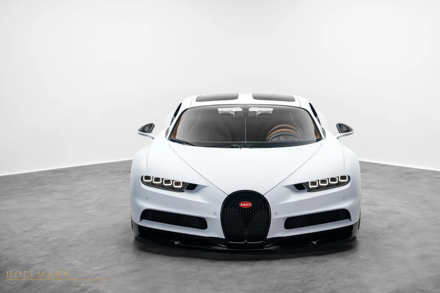 2022 Bugatti Chiron Sport offered by a specialist dealer in Stuhr, Germany, photo 4 of 8