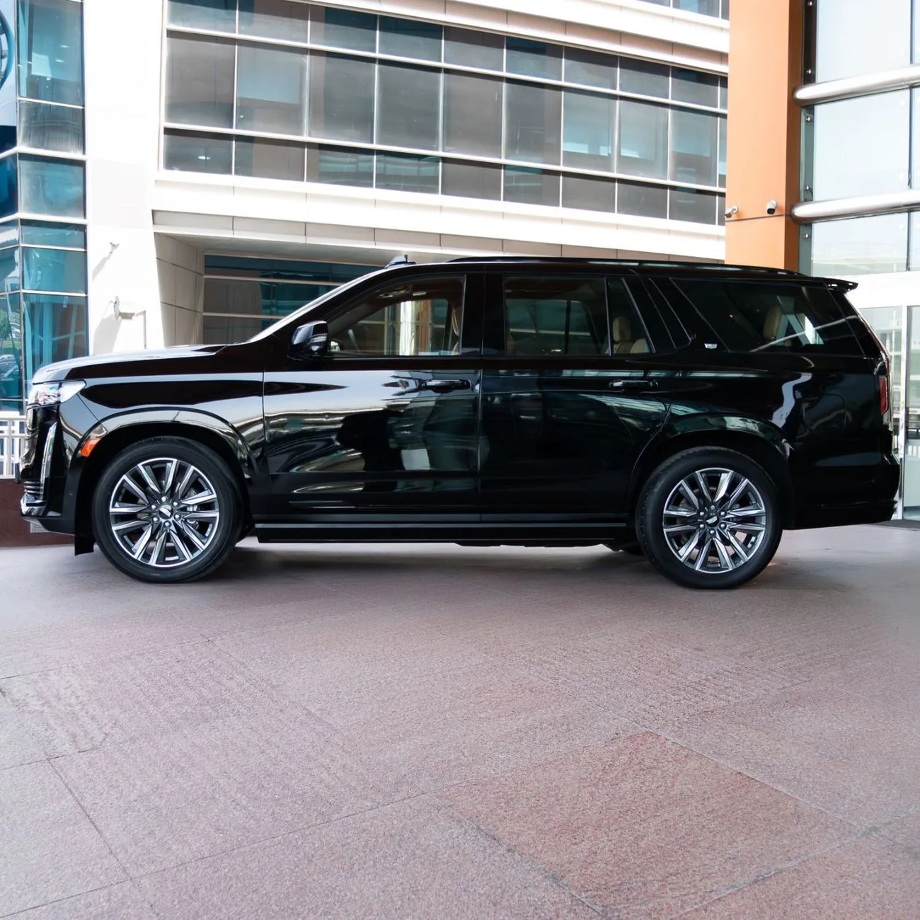 2022 Cadillac Escalade Sport Platinum offered by a specialist dealer in Dubai, United Arab Emirates, photo 5 of 19