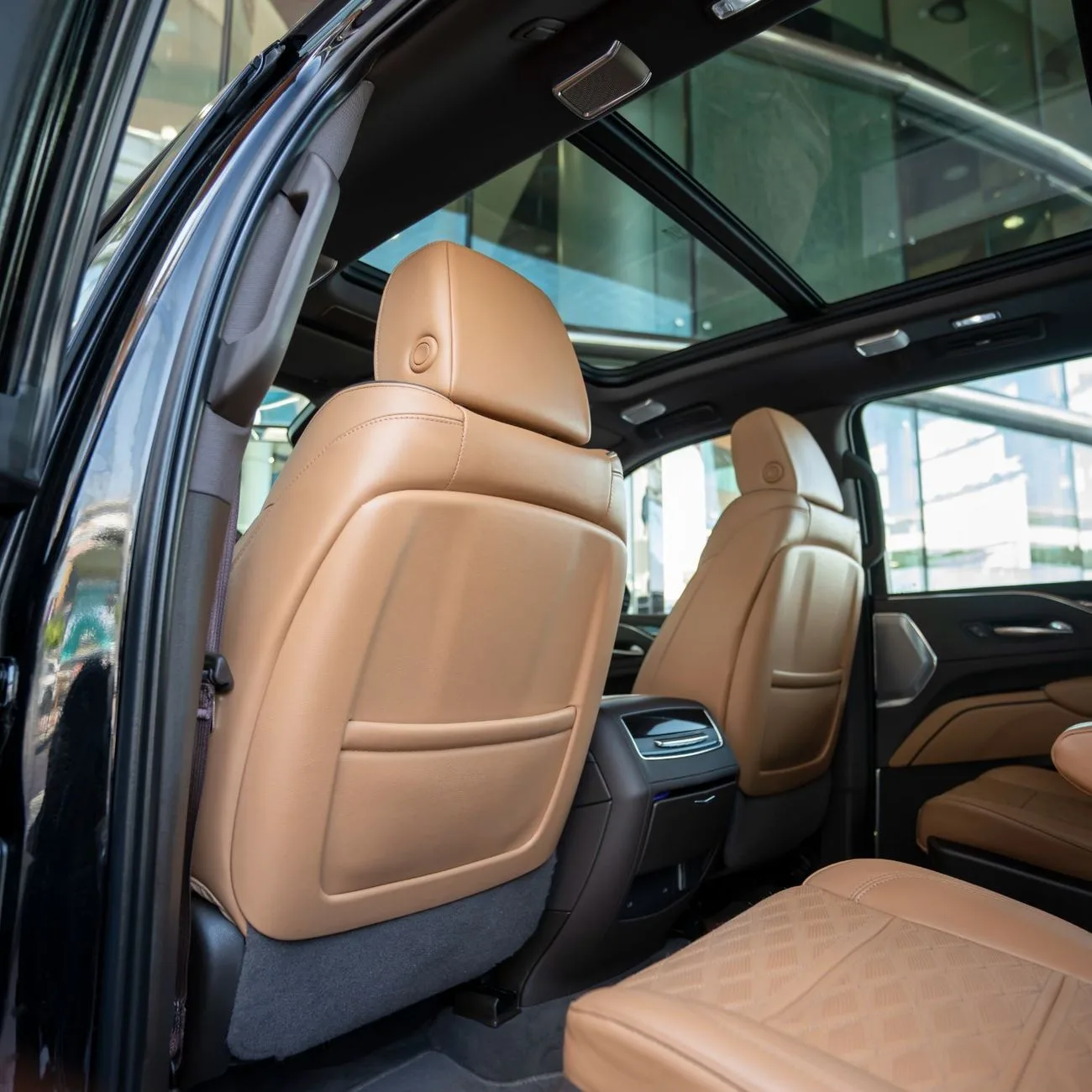 2022 Cadillac Escalade Sport Platinum offered by a specialist dealer in Dubai, United Arab Emirates, photo 13 of 19