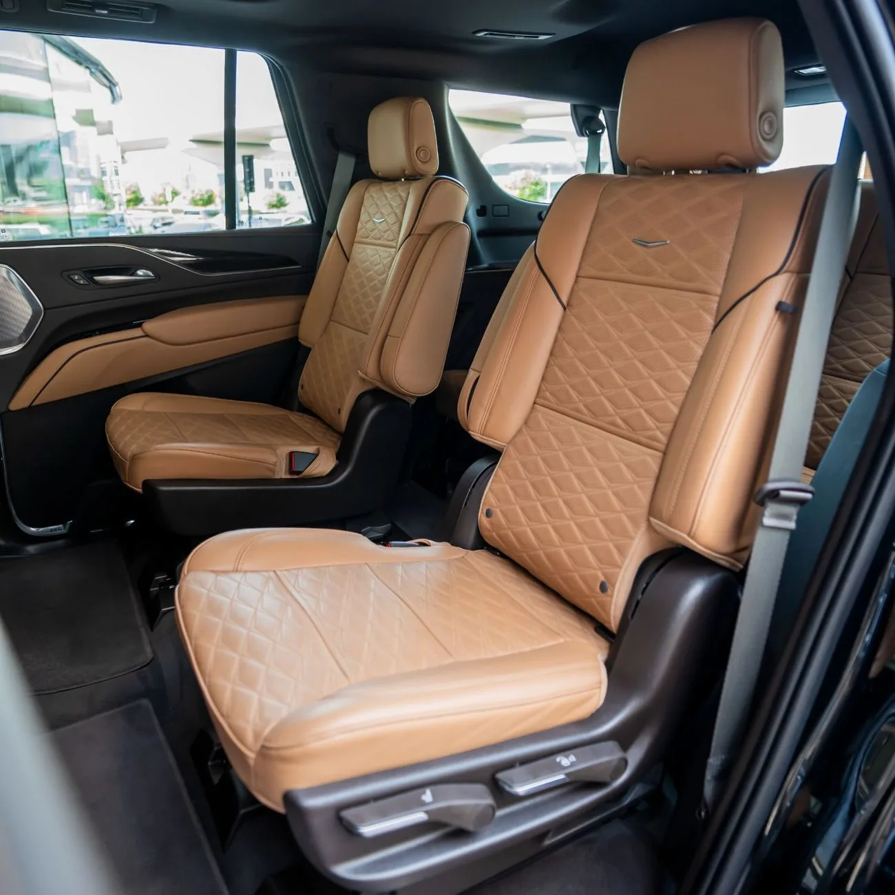 2022 Cadillac Escalade Sport Platinum offered by a specialist dealer in Dubai, United Arab Emirates, photo 14 of 19