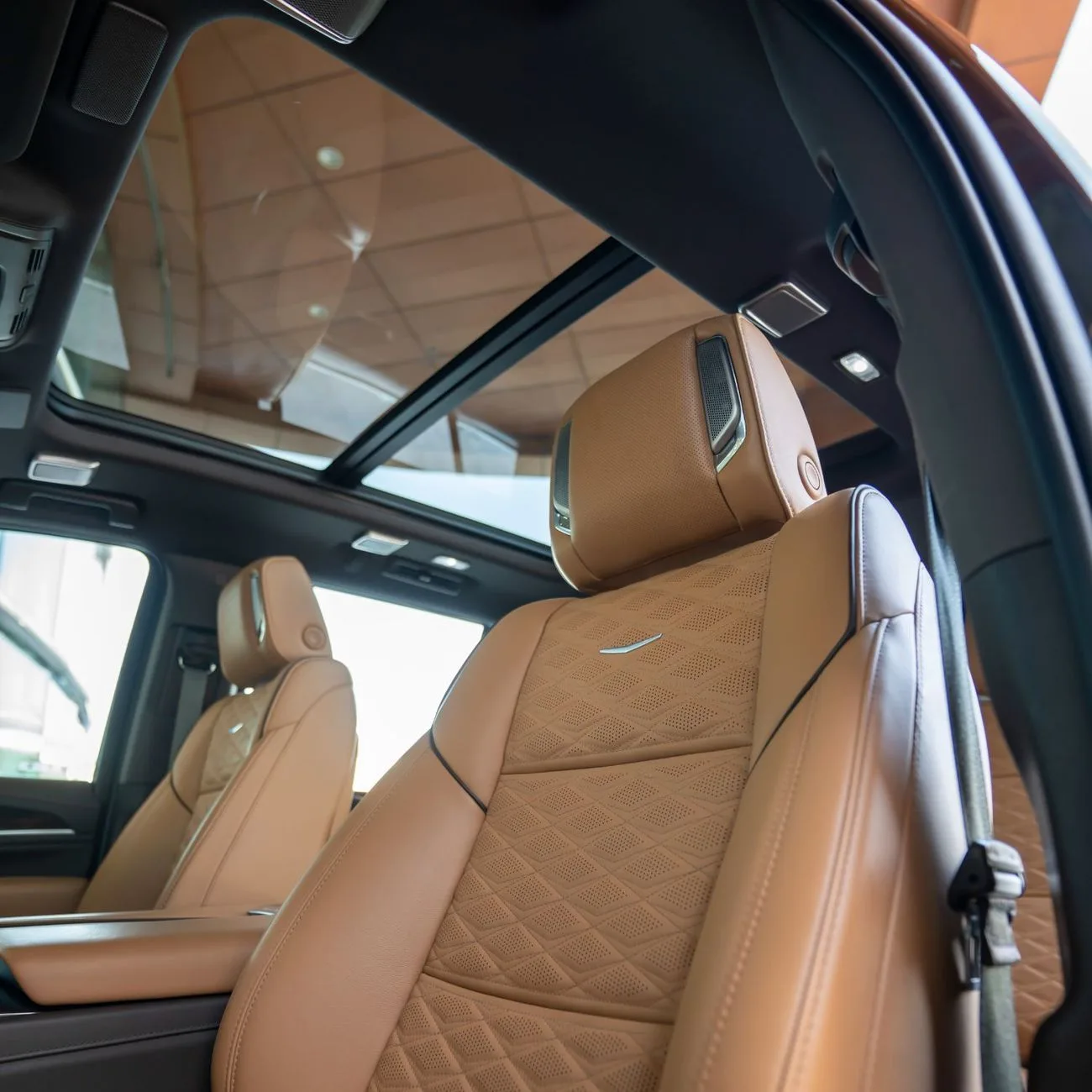2022 Cadillac Escalade Sport Platinum offered by a specialist dealer in Dubai, United Arab Emirates, photo 16 of 19