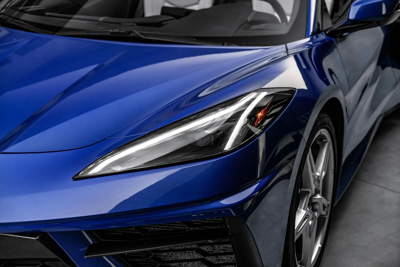 2022 Chevrolet Corvette Stingray offered by a specialist dealer in Ostrava, Czechia, photo 10 of 15