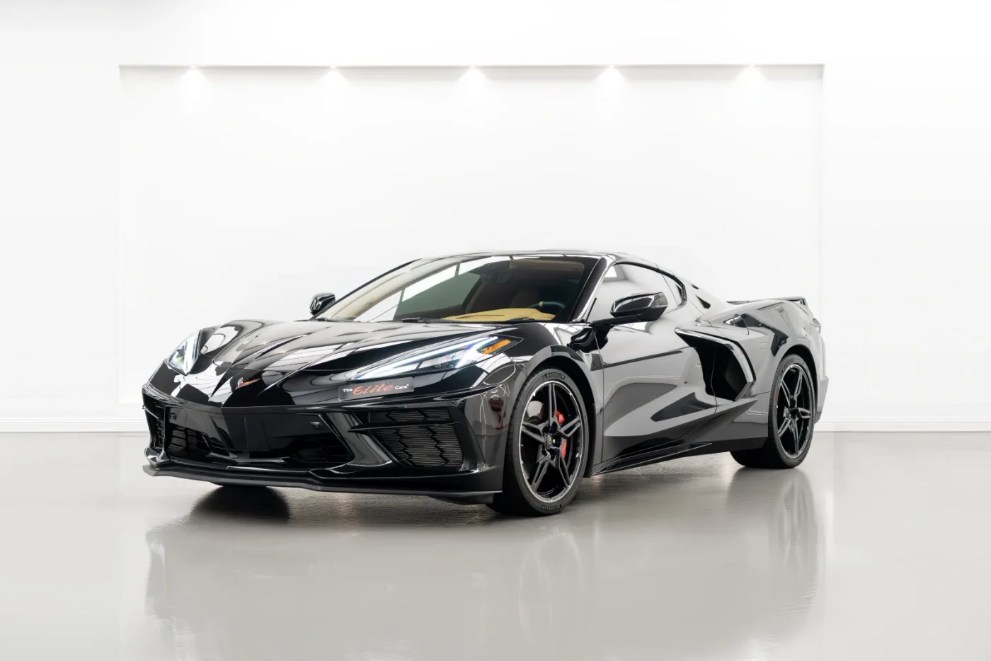 2022 Chevrolet Corvette Stingray offered by a specialist dealer in Dubai, United Arab Emirates, photo 8 of 10