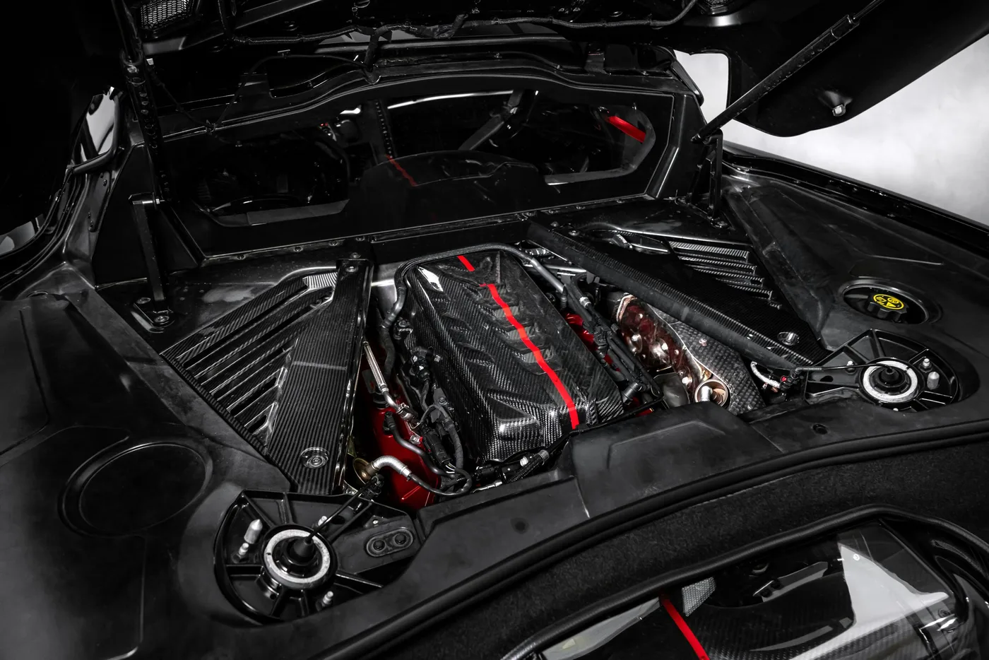 2022 Chevrolet Corvette Stingray 3LT proposée par un concessionnaire spécialisé à Ostrava, Tchéquie, photo 13 sur 25