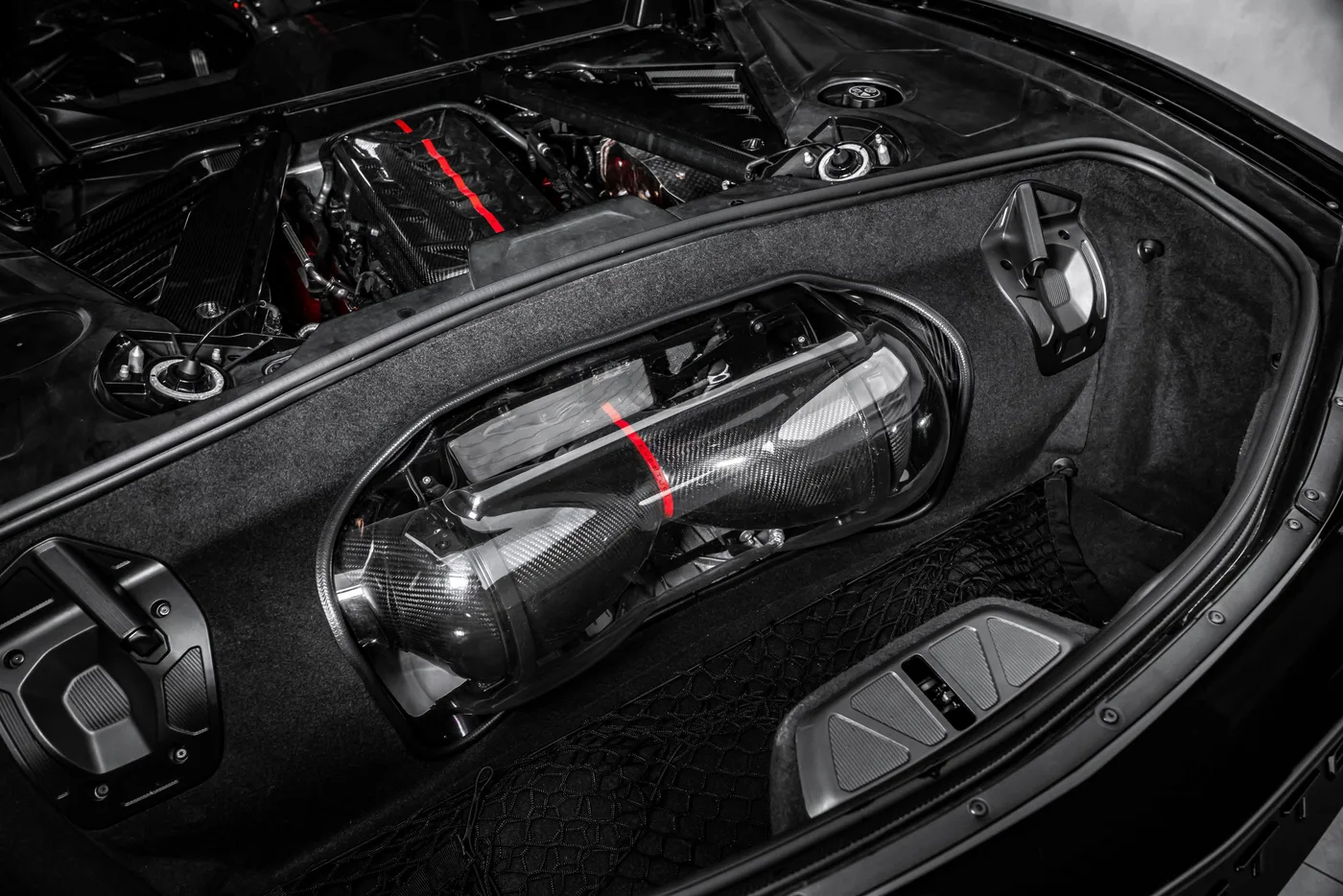 2022 Chevrolet Corvette Stingray 3LT proposée par un concessionnaire spécialisé à Ostrava, Tchéquie, photo 14 sur 25