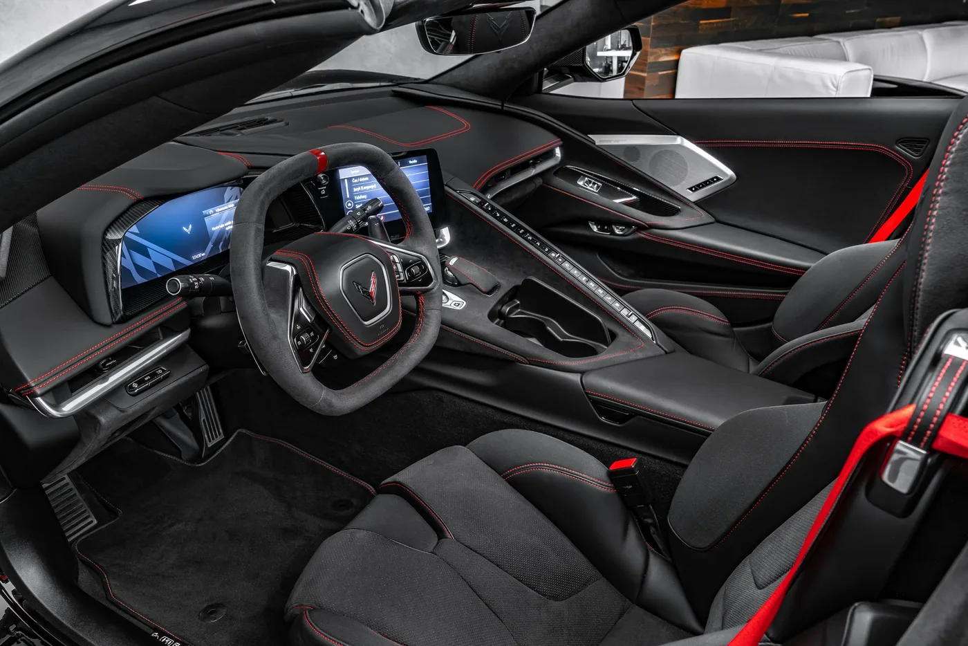 2022 Chevrolet Corvette Stingray 3LT proposée par un concessionnaire spécialisé à Ostrava, Tchéquie, photo 15 sur 25