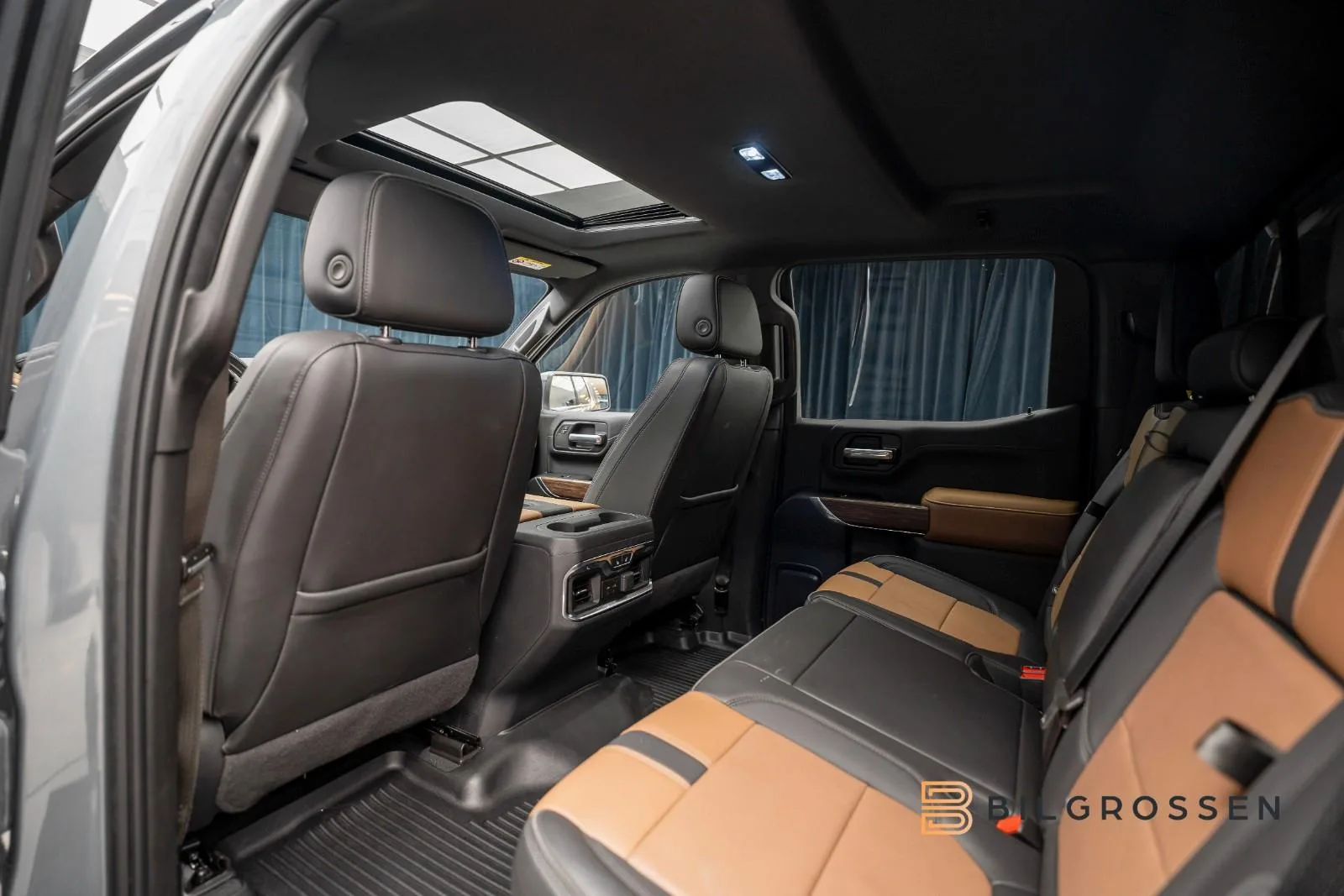 2022 Chevrolet Silverado High Country, 16/25