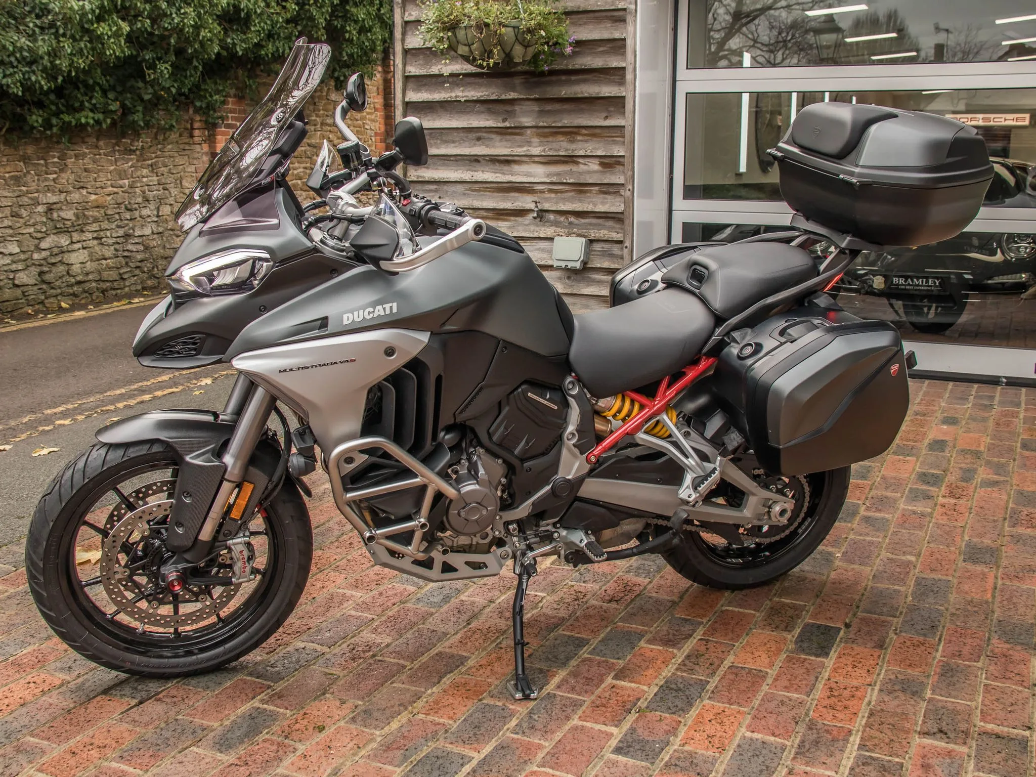 2022 Ducati Multistrada V4 S Travel & Radar, 3/6