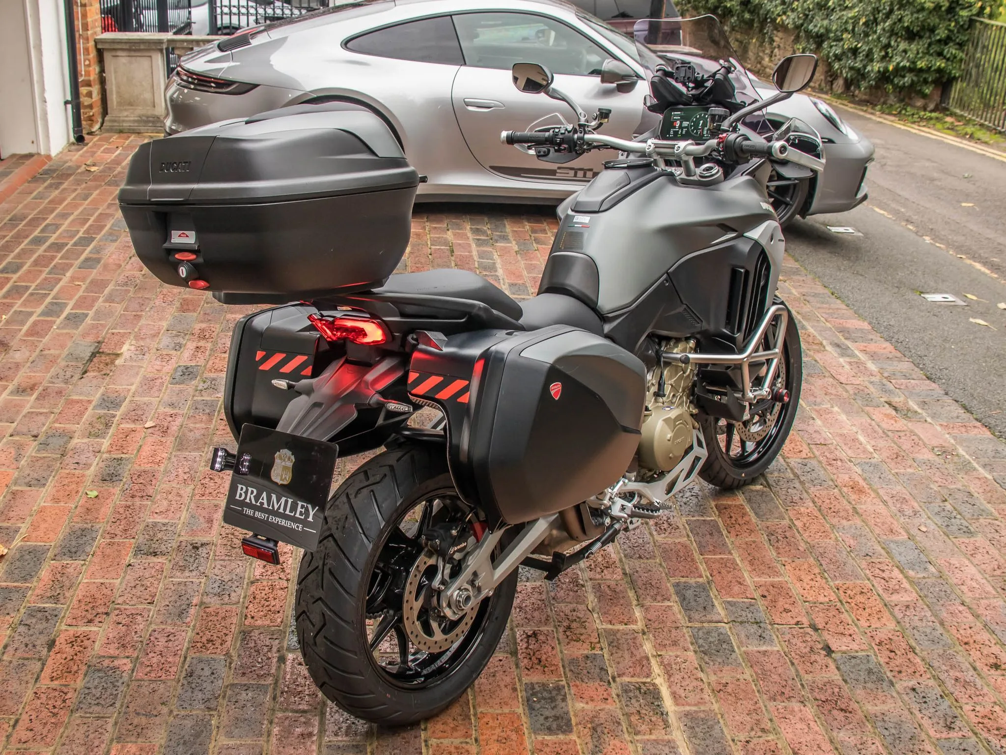 2022 Ducati Multistrada V4 S Travel & Radar, 4/6